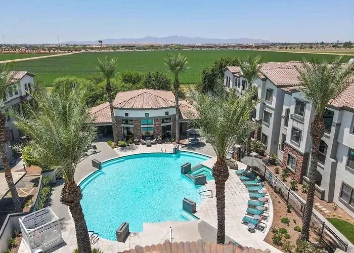 Boulevard Luxe Near Stadium Pool Parking And Gym *