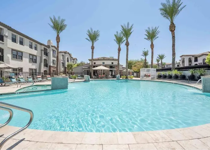 Boulevard Luxe Near Stadium Pool Parking And Gym * Glendale